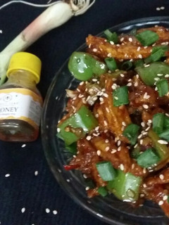 हनी चिली पोटैटो(honey chilli potato recepi in hindi) रेसिपी मुख्य फोटो