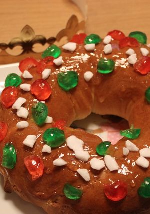 A picture of Brioche des rois (Epiphany Bread).