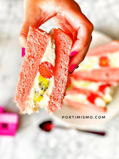 Una foto de Sando Fruit con Shokupan Rosa como en Japón