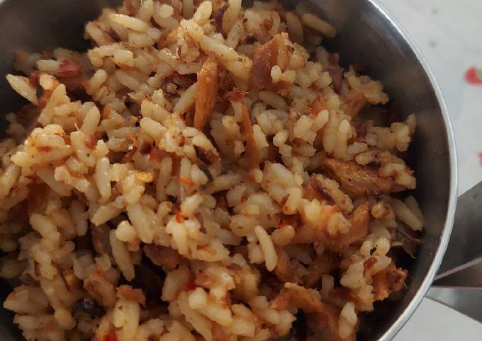 How to Prepare Appetizing Nasi Goreng Tongkol versi Hemat Minyak
