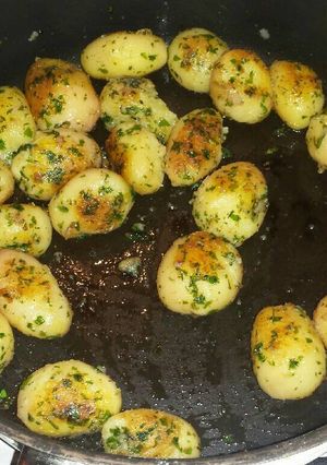 Serpenyős petrezselymes krumpli recept fotója