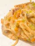 Spaghettino alla gricia con fiori di zucca