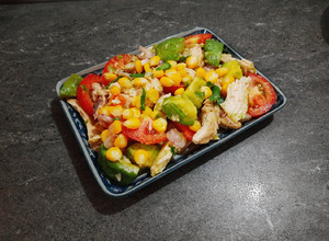 Hình của món Salad bơ ức gà.