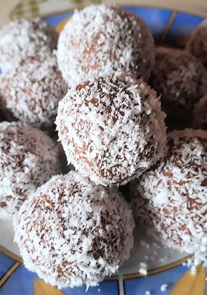 Klasszikus kókuszgolyó recept fotója