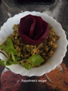 मुगाची उसळ (moongachi usal recipe in marathi) रेसिपी चे मुख्य फोटो 
