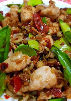 A picture of Stir-Fried Chicken with Lemongrass and Dried Chili.