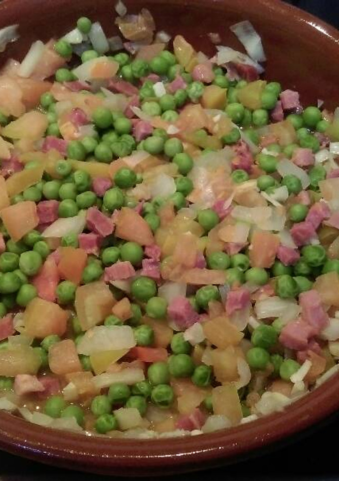 Una foto de Guisantes con jamón