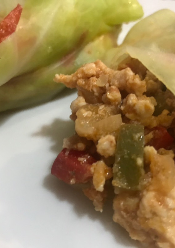 Una foto de Fajita de col rellena de pollo