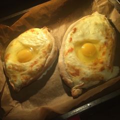 A picture of Georgian Khachapuri.