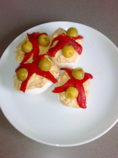 Una foto de Huevos rellenos de atún