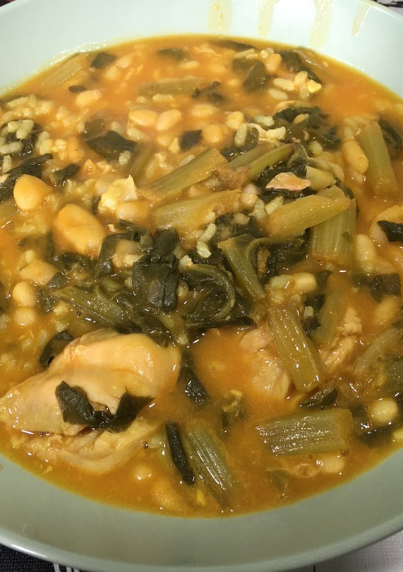 Una foto de Arroz con acelgas (receta de mi suegra)