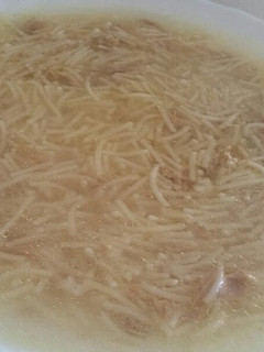Una foto de Sopa de pollo de mi abuela