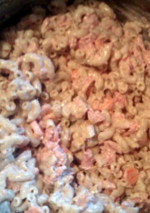 A picture of cold pasta salad.