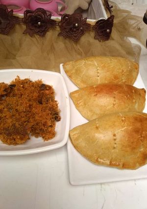 A picture of Meat pie and Danbun nama.