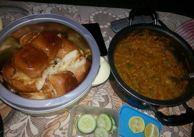 Recipe of Homemade Sunday spl.. pav bhaji.