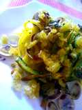 Tagliolini alle vongole e zucchine "ammuddicati"