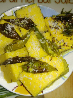 ढोकला (खमन) (Dhokla Khaman recipe in Hindi) रेसिपी मुख्य फोटो
