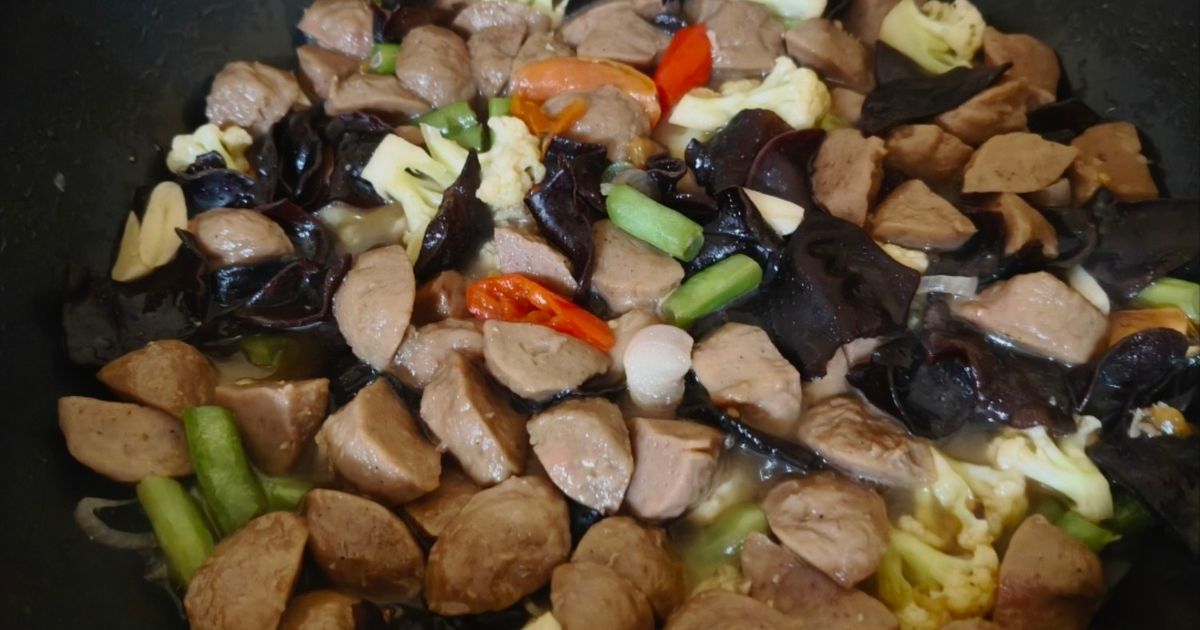 Tumis Bakso Kembang Kol Jamur Buncis