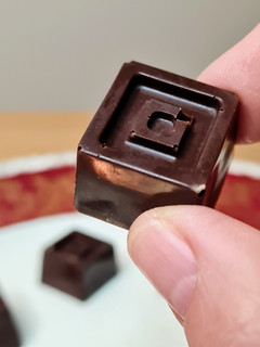 Una foto de Bombones saludables de chocolate y mantequilla de maní 🍫 🥜 Bombones "low carb"