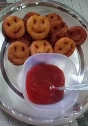 आलू के स्माइली (Aloo smiley recipe in Hindi) रेसिपी मुख्य फोटो