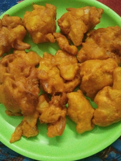 A picture of Kanda bhajia.
