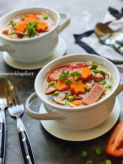 A picture of Sausage Spaghetti Soup.