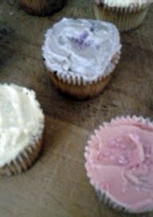 A picture of Rose cupcakes.