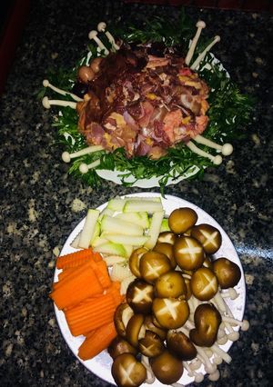 Hình của món Lẩu Gà thuốc bắc.