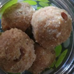 A picture of Churme ka ladoo.