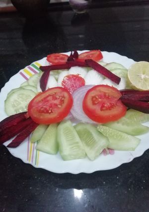 A picture of Fresh Salad.
