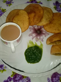 आलू की कचौड़ी (aloo ki kachodi recipe in Hindi) रेसिपी मुख्य फोटो