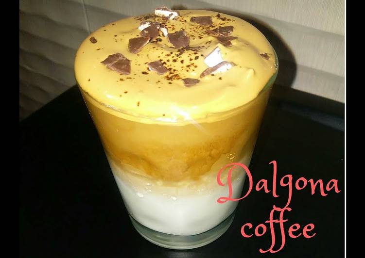 Trending dalgona coffee