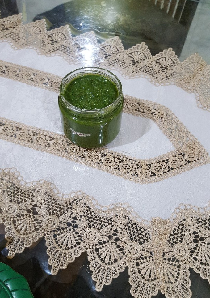 A picture of Pudina chutney.