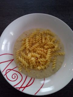 Spirelli auf Rosenkohl-Schmelzkäsecreme Rezepthauptbild