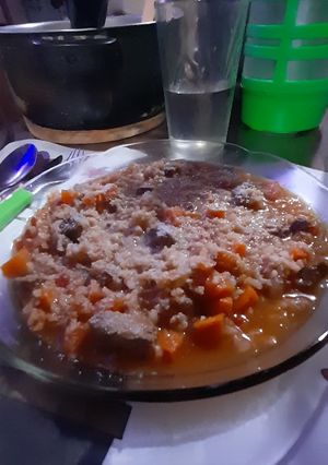 Una foto de Guiso de Carne con arroz integral!