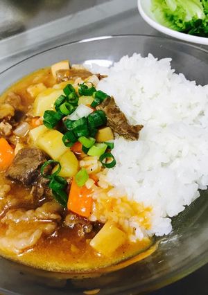 Hình của món Cơm bò sốt.