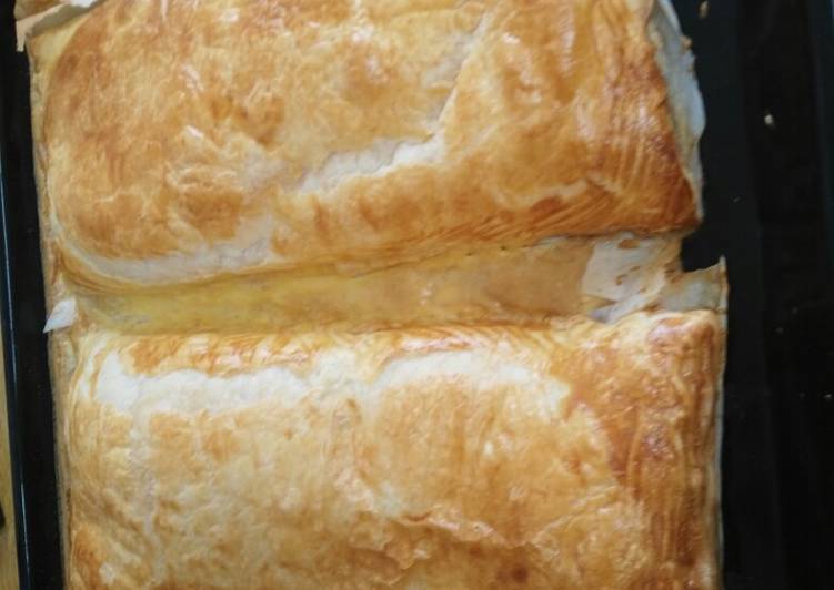 Hojaldre con pollo y queso