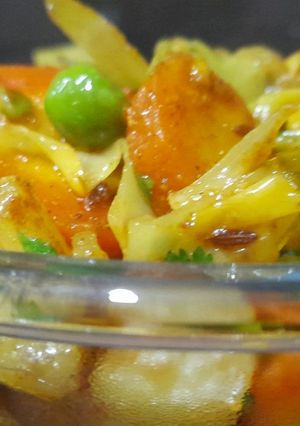 मिक्स वेज सब्जीmix veg sabzi recipe in hindi) रेसिपी मुख्य फोटो