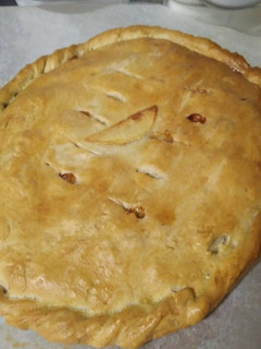 Una foto de Empanada de Manzana y queso de Cabra