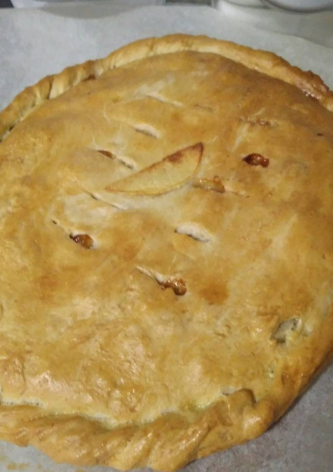 Una foto de Empanada de Manzana y queso de Cabra