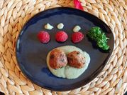 Una foto di polpette di macinato e patate