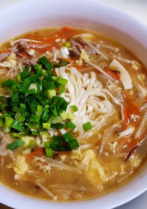 A picture of Hot and Sour Soup/noodles Taiwanese style.