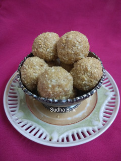 શેકેલી શીંગ ના લાડુ(shekeli shing na ladoo recipe in gujarati) રેસીપી મુખ્ય ફોટો