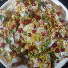 A picture of Papdi Chaat.
