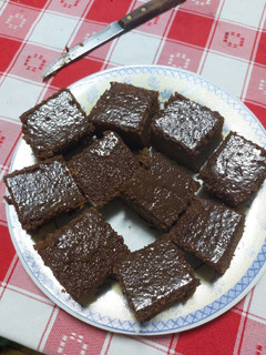 Foto de Bolo de chocolate humido com cobertura