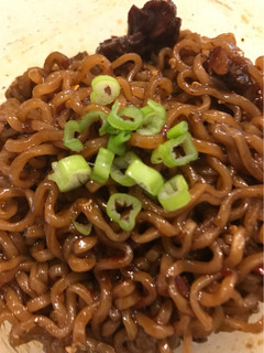 A picture of Quick Spicy Ramen w/ Leftover Steak.