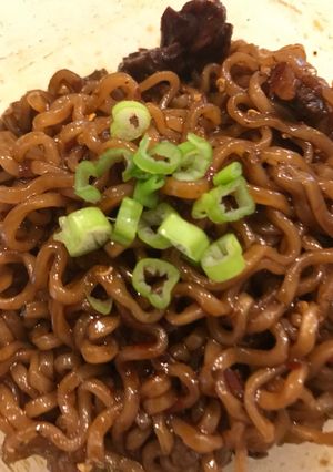 A picture of Quick Spicy Ramen w/ Leftover Steak.