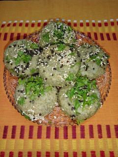 મગ પાલક ના ઢોકળા (Moong Palak Dhokla Recipe In Gujarati) રેસીપી મુખ્ય ફોટો