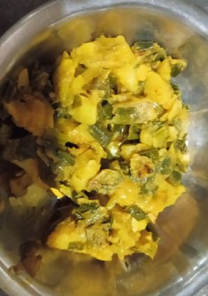 A picture of Aloo methi.