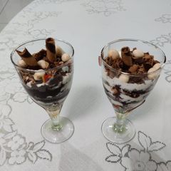 A picture of Oreo biscuit Pudding.